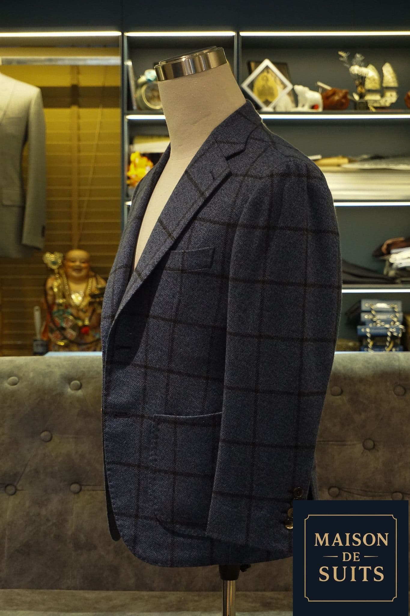 johnstons-of-elgin-cashmere-blue-and-black-check-jacket