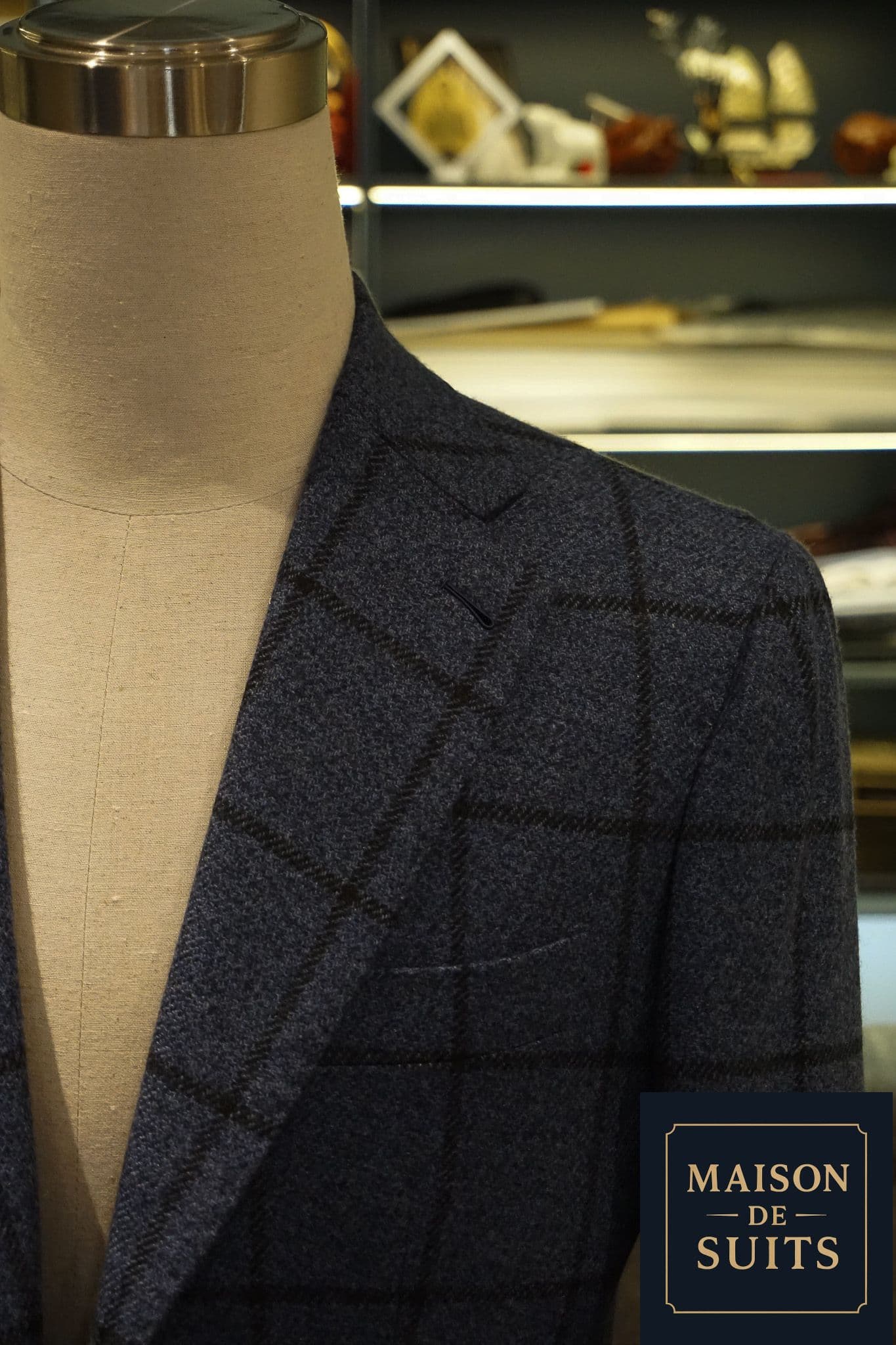 johnstons-of-elgin-cashmere-blue-and-black-check-jacket