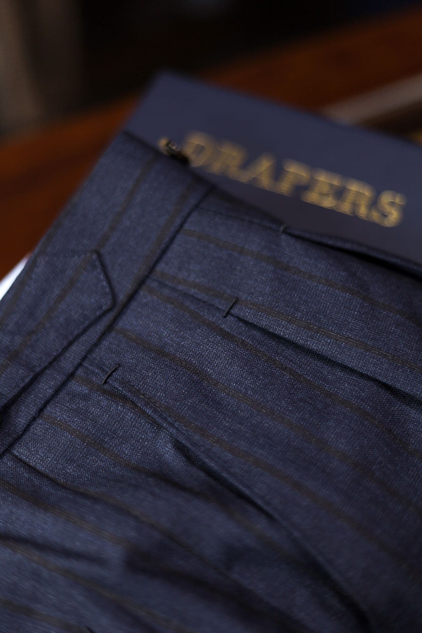 navy-red-stripes-drapers-2-ply-suit