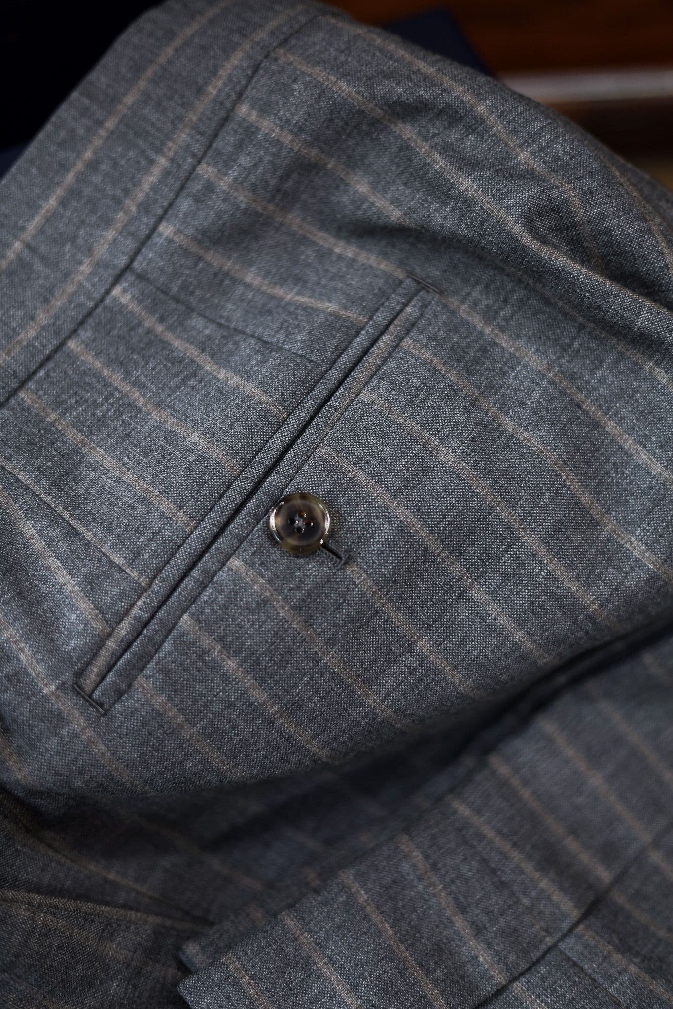 drapers-italy-2-ply-grey-stripe-suit