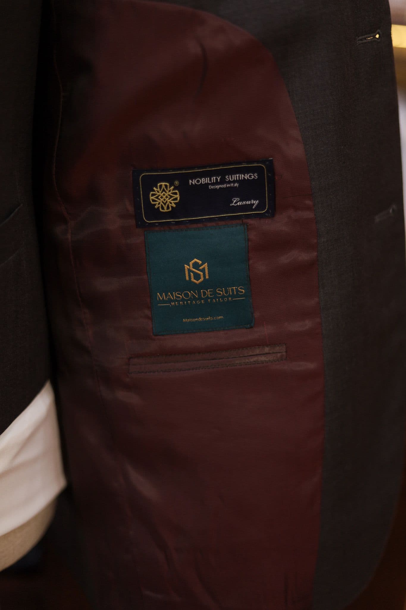 nobility-wool-blend-dark-grey-3-pieces-suit