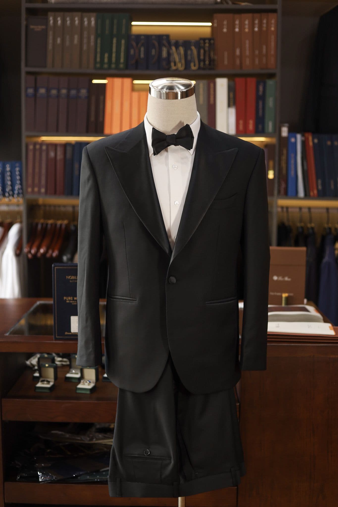 nobility-wool-black-tuxedo