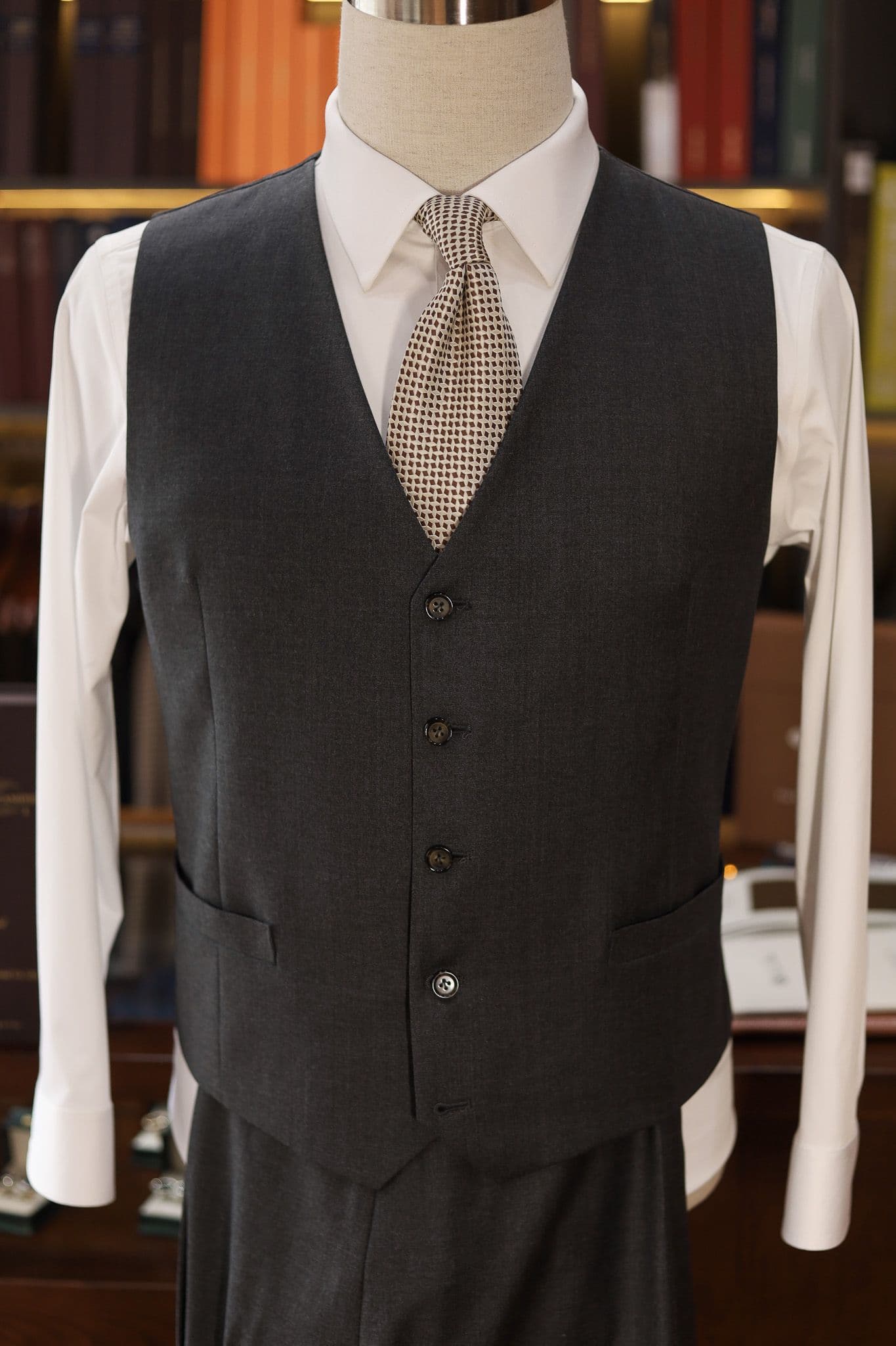 vbc-perennial-dark-grey-3-pieces-suit