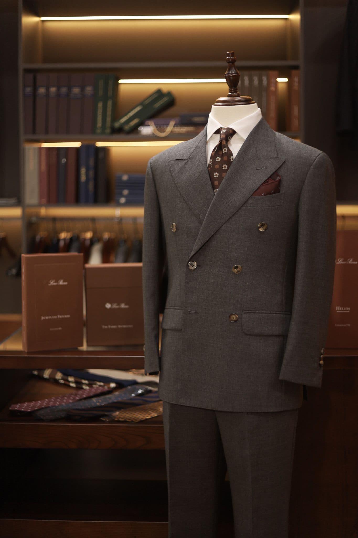 drapers-2ply-mid-grey-double-breasted-suit
