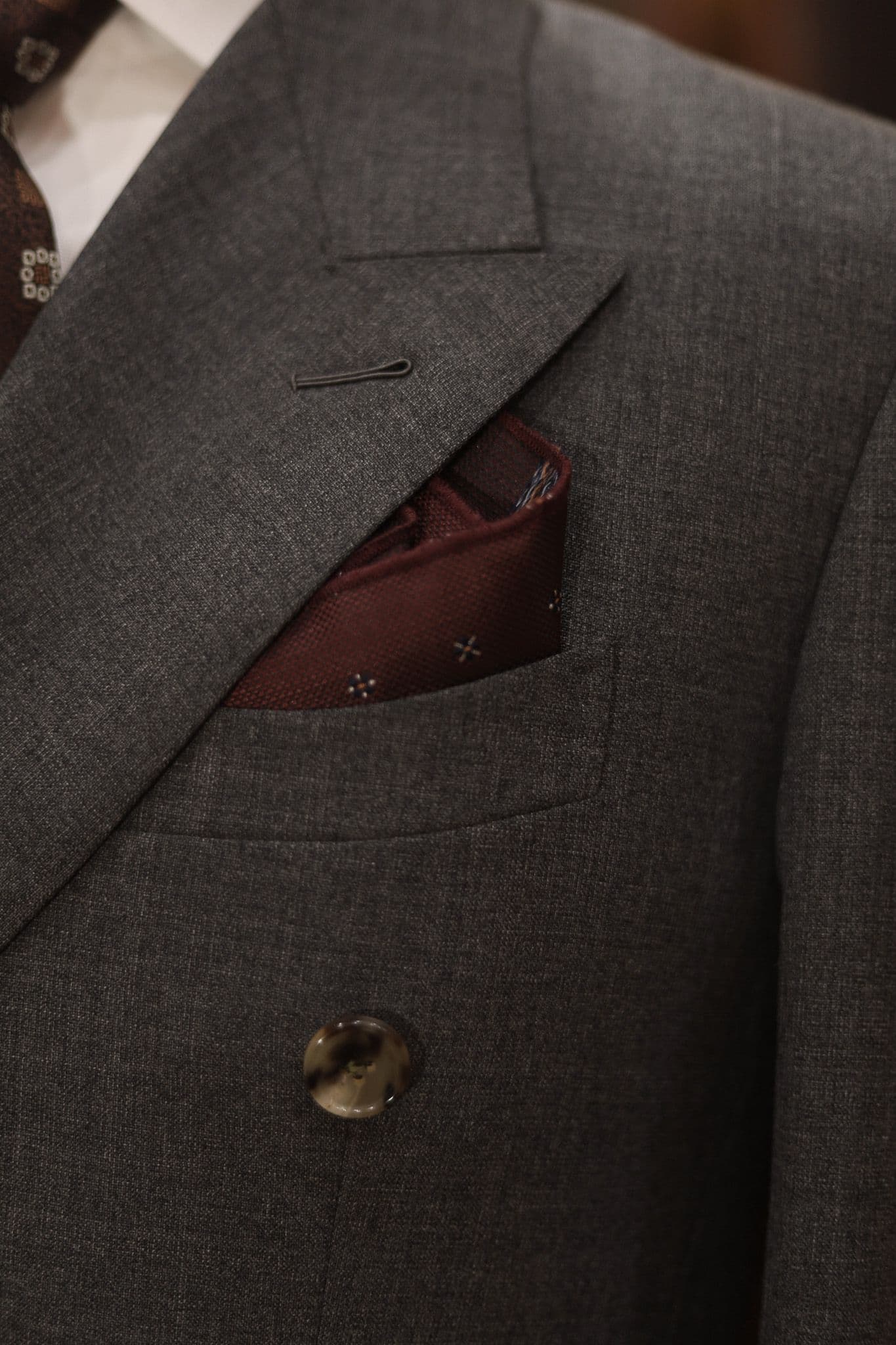 drapers-2ply-mid-grey-double-breasted-suit