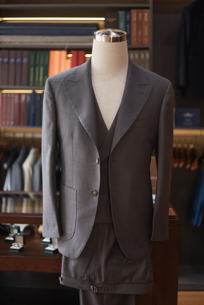 Lord Taylor Light Grey 3 Pieces Suit - 7